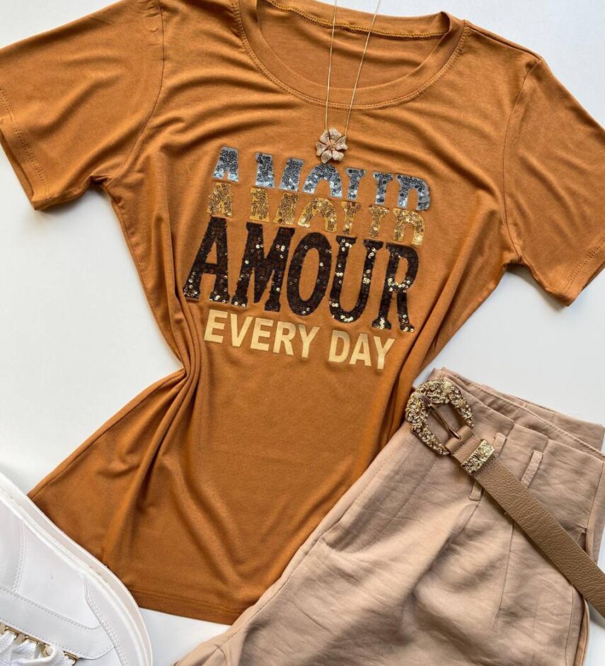 T-shirt Feminina Manga Curta Amour Every Day Caramelo - Fernanda Ramos Store
