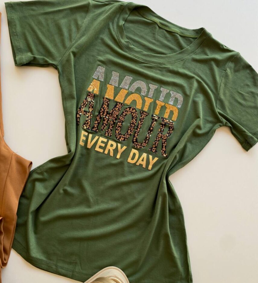 T-shirt Feminina Manga Curta Amour Every Day Verde - Fernanda Ramos Store
