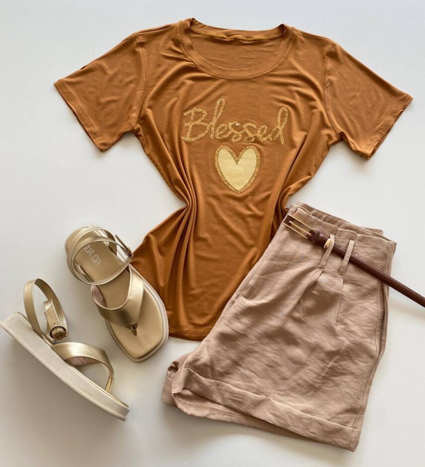 T-shirt Feminina Manga Curta Blessed Caramelo - Fernanda Ramos Store