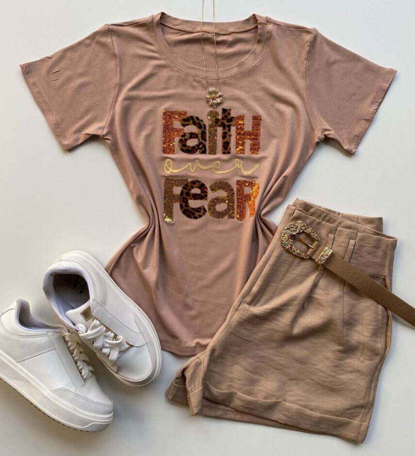 T-shirt Feminina Manga Curta Faith Over Fear Bege Escuro - Fernanda Ramos Store
