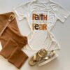 T-shirt Feminina Manga Curta Faith Over Fear Off White - Fernanda Ramos Store