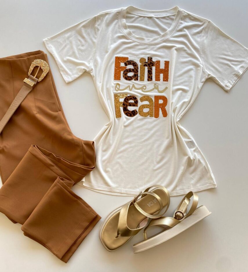 T-shirt Feminina Manga Curta Faith Over Fear Off White - Fernanda Ramos Store