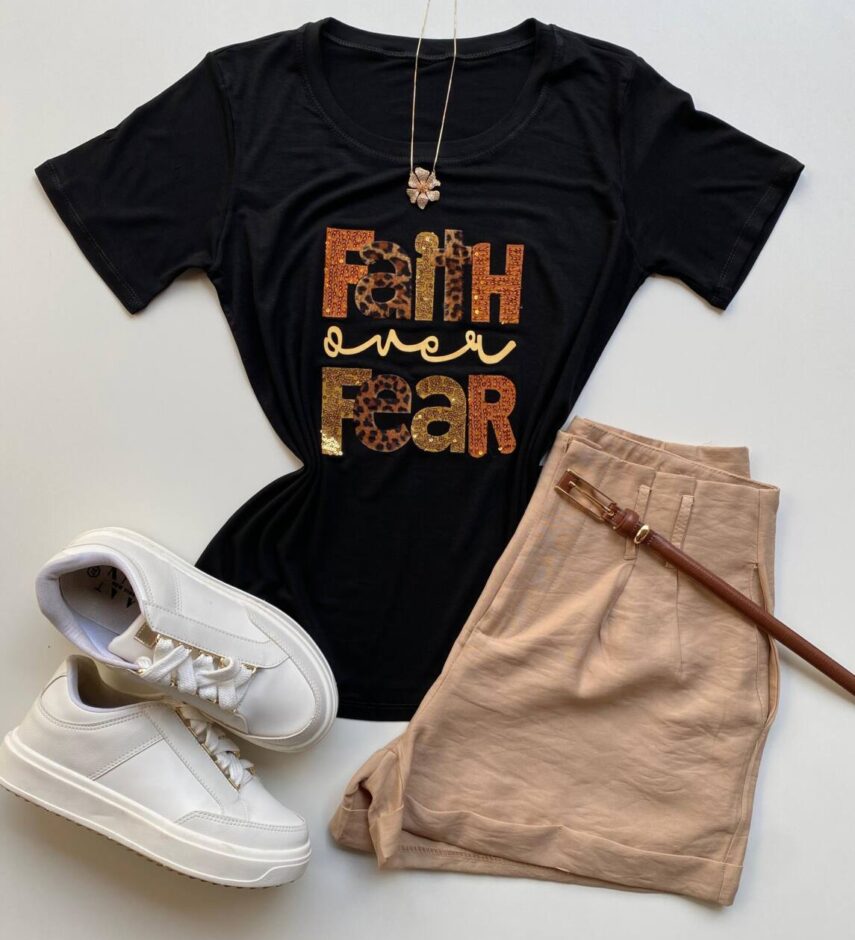 T-shirt Feminina Manga Curta Faith Over Fear Preta - Fernanda Ramos Store