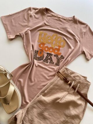 T-shirt Feminina Manga Curta Hello Good Day Bege Escuro - Fernanda Ramos Store