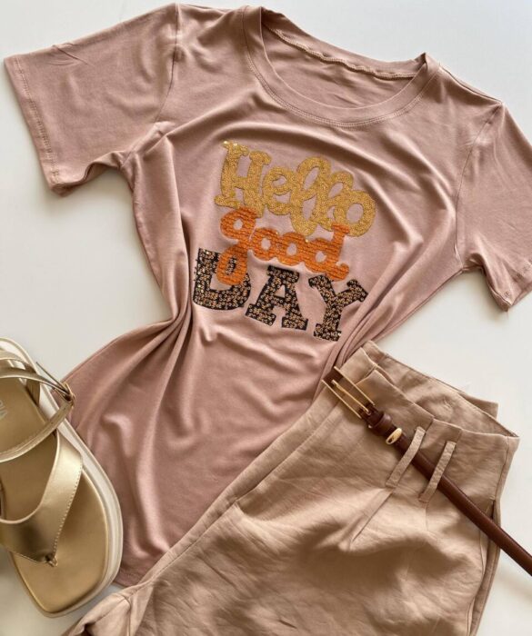 T-shirt Feminina Manga Curta Hello Good Day Bege Escuro - Fernanda Ramos Store