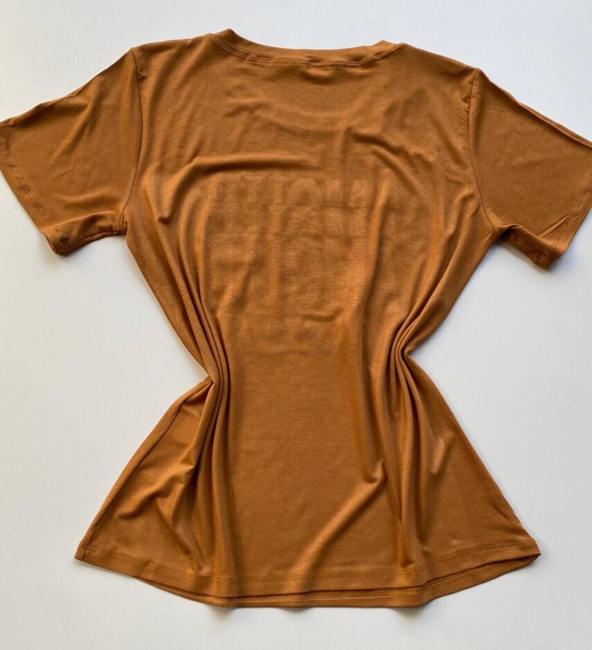 T-shirt Feminina Manga Curta Hello Good Day Caramelo - Fernanda Ramos Store