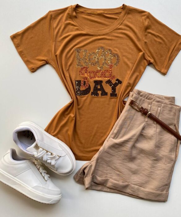 T-shirt Feminina Manga Curta Hello Good Day Caramelo - Fernanda Ramos Store