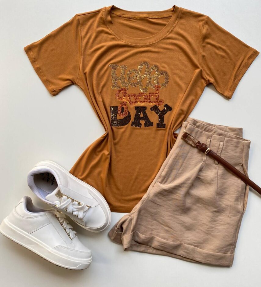 T-shirt Feminina Manga Curta Hello Good Day Caramelo - Fernanda Ramos Store