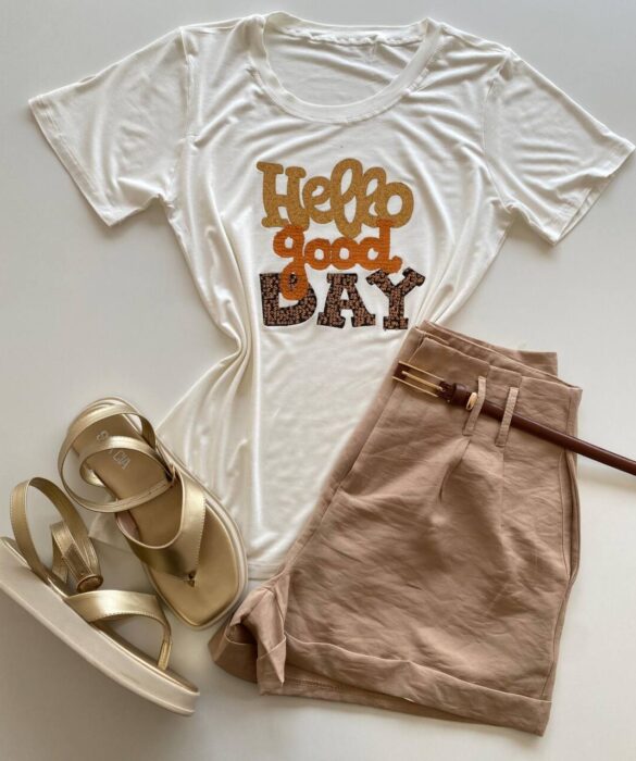 T-shirt Feminina Manga Curta Hello Good Day Off White - Fernanda Ramos Store