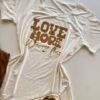 T-shirt Feminina Manga Curta Love More Off White - Fernanda Ramos Store