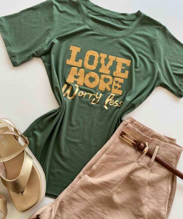 T-shirt Feminina Manga Curta Love More Verde - Fernanda Ramos Store