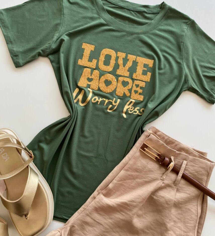 T-shirt Feminina Manga Curta Love More Verde - Fernanda Ramos Store