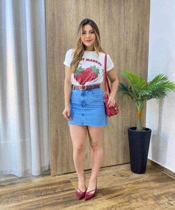 T-shirt Feminina Manga Curta Off White Strawberries - Fernanda Ramos Store