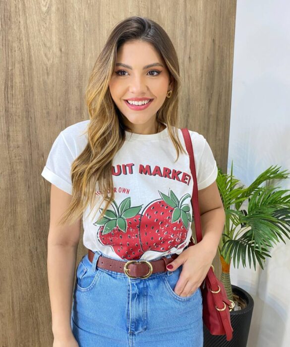 T-shirt Feminina Manga Curta Off White Strawberries - Fernanda Ramos Store