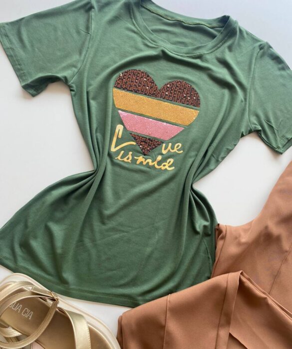 T-shirt Feminina Manga Curta Verde com Estampa de Coração - Fernanda Ramos Store