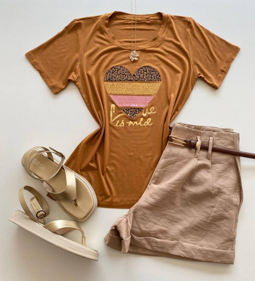 T-shirt Feminina Manga Curta Caramelo com Estampa de Coração - Fernanda Ramos Store