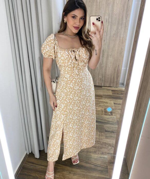 Vestido Midi Elo Manga Curta com Bojo e Fenda Bege Estampado - Fernanda Ramos Store