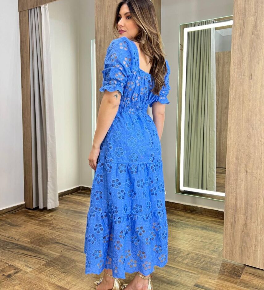 Vestido Midi Ingrid Laise com Bojo Manga Princesa Bordado Azul - Fernanda Ramos Store