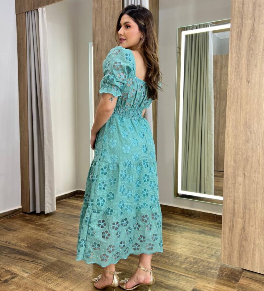 Vestido Midi Ingrid Laise com Bojo Manga Princesa Bordado Verde Água - Fernanda Ramos Store