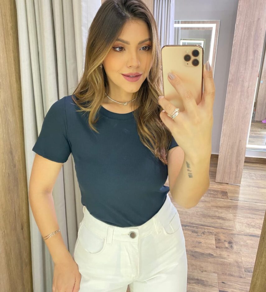 Blusa Feminina Manga Curta Agatha Canelada Preta - Fernanda Ramos Store