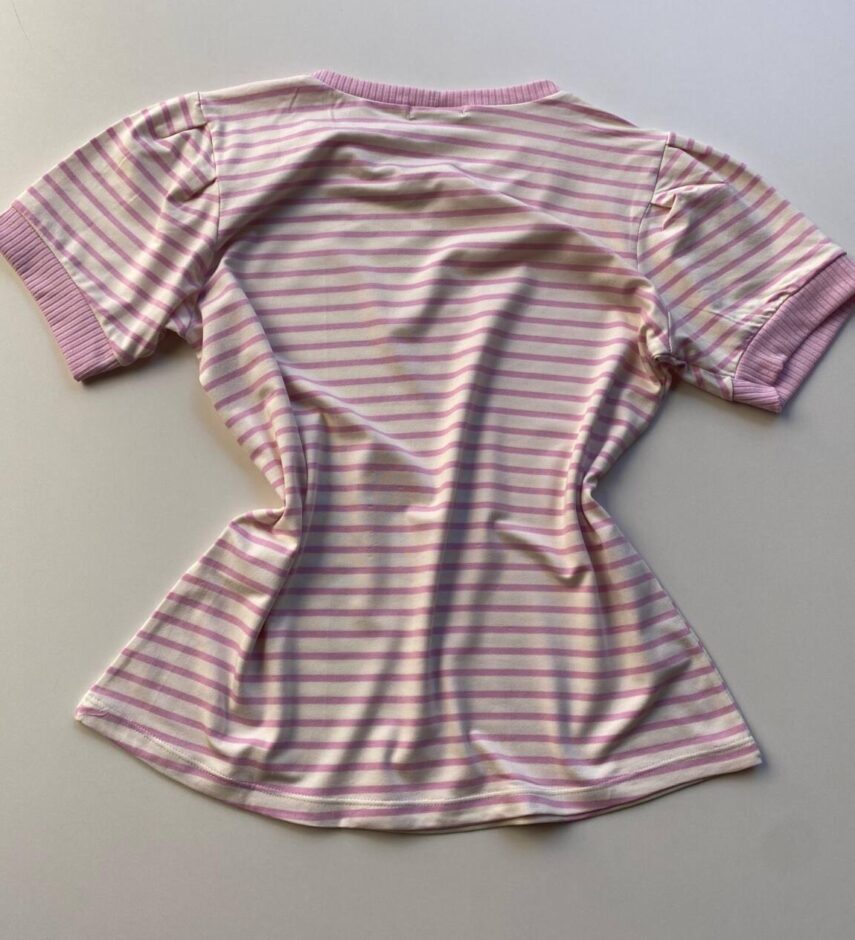 Blusa Feminina Manga Curta Off White com Listras Rosa e Botões - Fernanda Ramos Store