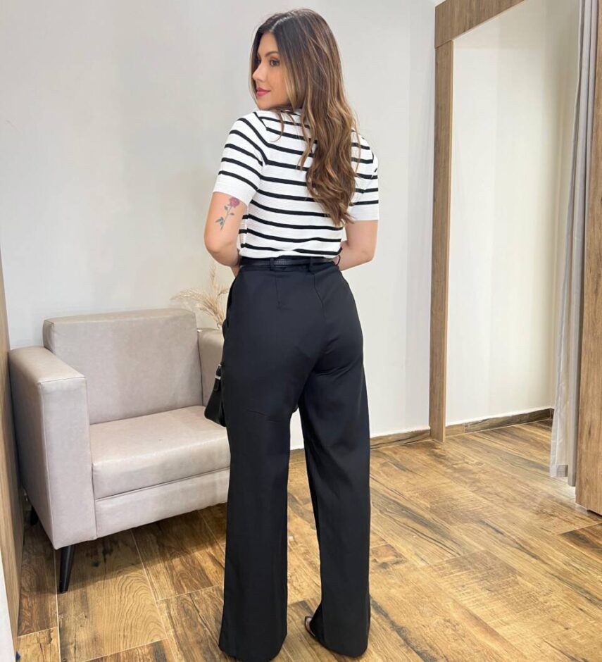 Blusa Feminina Tricot Hellen Manga Curta com Listras Preta - Fernanda Ramos Store