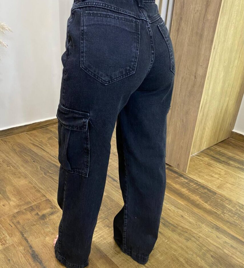 Calça Feminina Debora Wide leg Jeans Cargo Preta - Fernanda Ramos Store