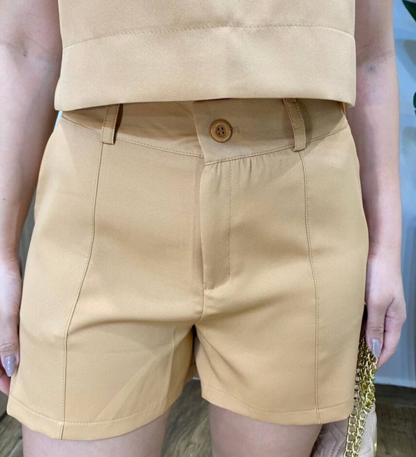 Conjunto Feminino Alfaiataria Chloe Cropped e Short com Cinto Bege - Fernanda Ramos Store