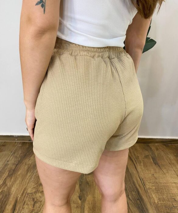 Conjunto Feminino Clara Camisa com Bolso e Short Bege - Fernanda Ramos Store