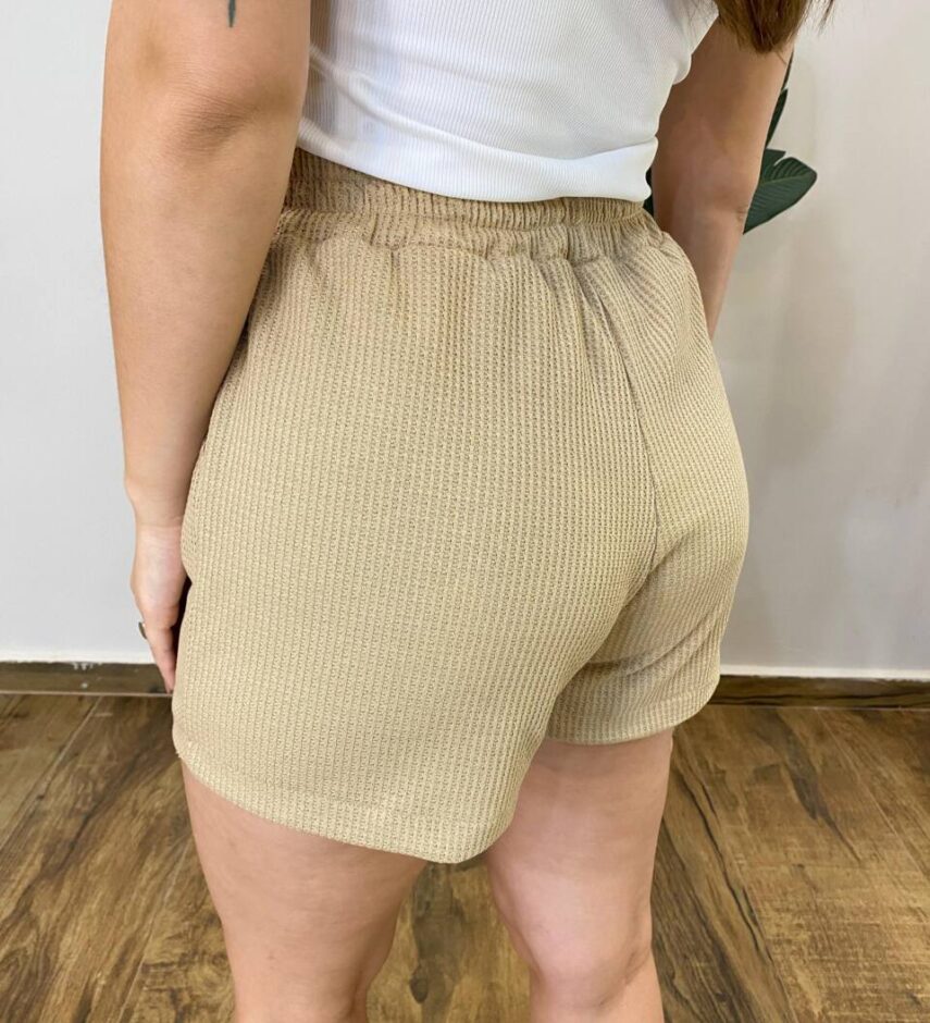 Conjunto Feminino Clara Camisa com Bolso e Short Bege - Fernanda Ramos Store