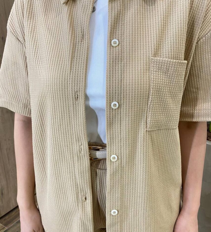 Conjunto Feminino Clara Camisa com Bolso e Short Bege - Fernanda Ramos Store