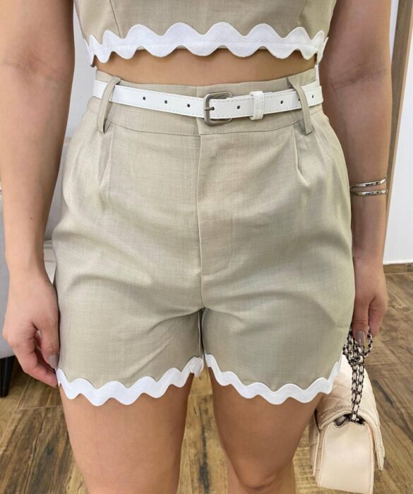 Conjunto Feminino Cropped sem Bojo e Short com Cinto Sianinha Bege - Fernanda Ramos Store