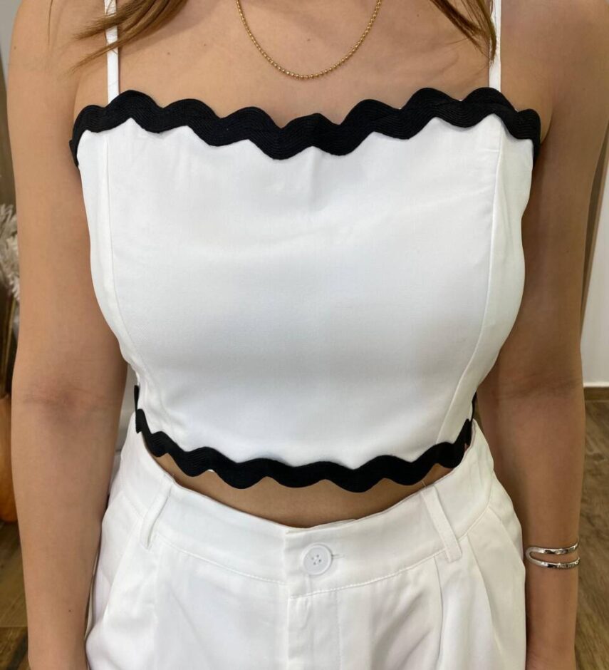 Conjunto Feminino Cropped sem Bojo e Short com Cinto Sianinha Branco - Fernanda Ramos Store