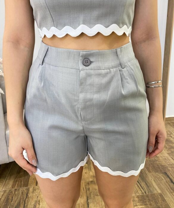 Conjunto Feminino Cropped sem Bojo e Short com Cinto Sianinha Cinza - Fernanda Ramos Store