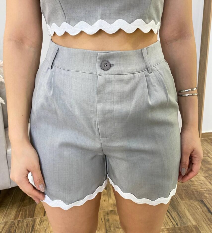 Conjunto Feminino Cropped sem Bojo e Short com Cinto Sianinha Cinza - Fernanda Ramos Store
