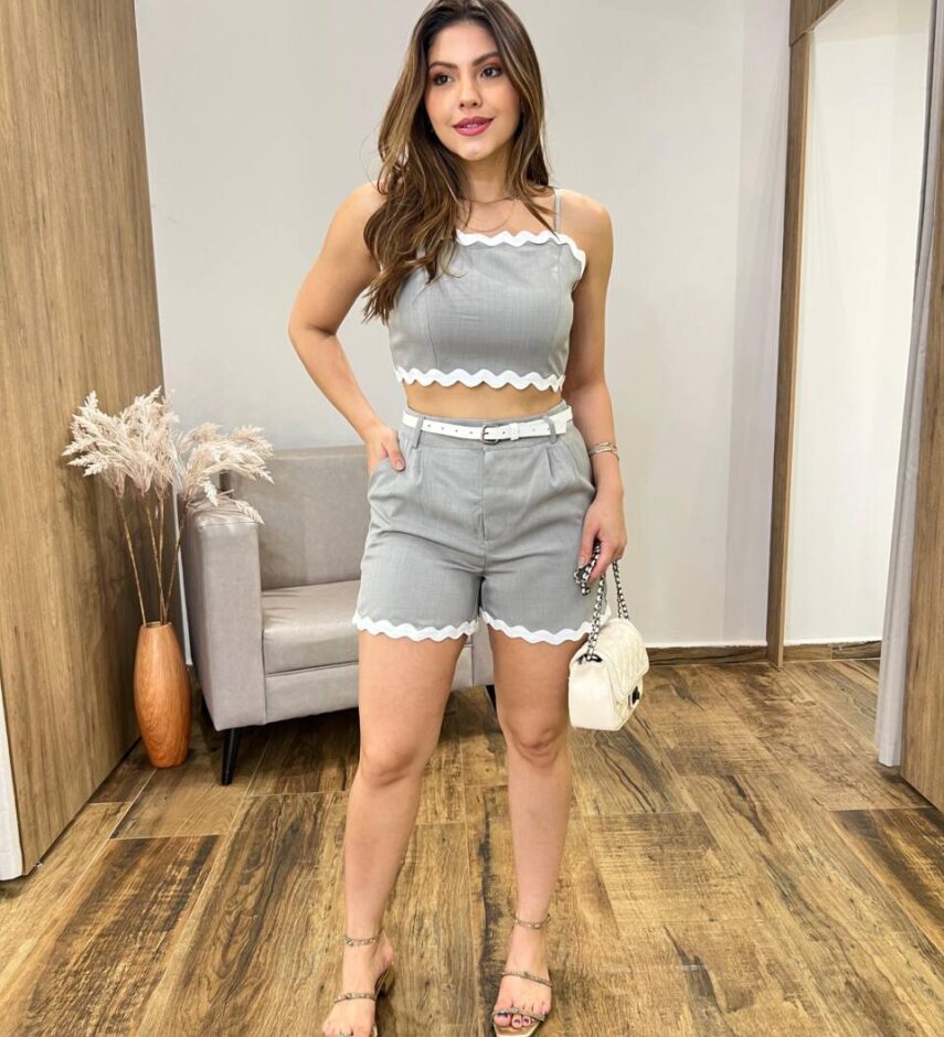 Conjunto Feminino Cropped sem Bojo e Short com Cinto Sianinha Cinza - Fernanda Ramos Store