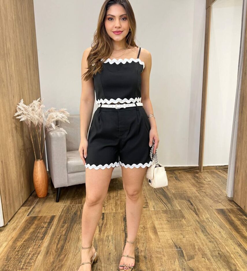 Conjunto Feminino Cropped sem Bojo e Short com Cinto Sianinha Preto - Fernanda Ramos Store