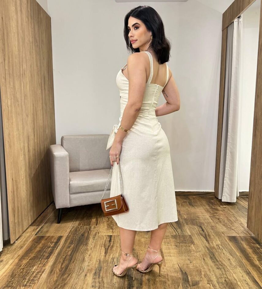 Conjunto Feminino Melinda Cropped com Bojo e Saia Fenda Lateral Cru - Fernanda Ramos Store