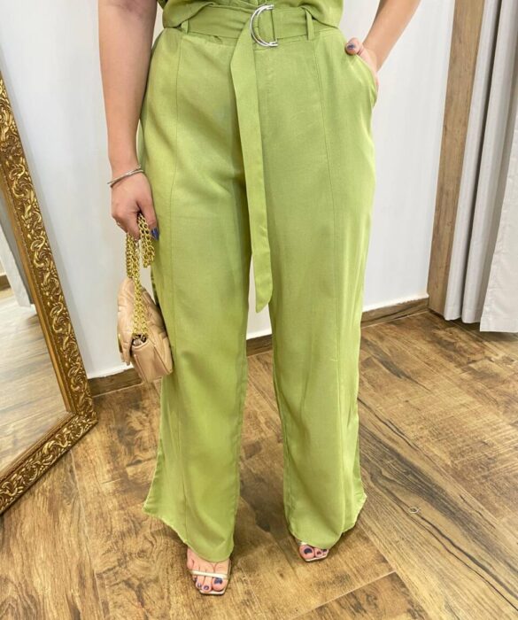 Conjunto Viscolinho Cropped e Calça Pantalona com Cinto Verde - Fernanda Ramos Store