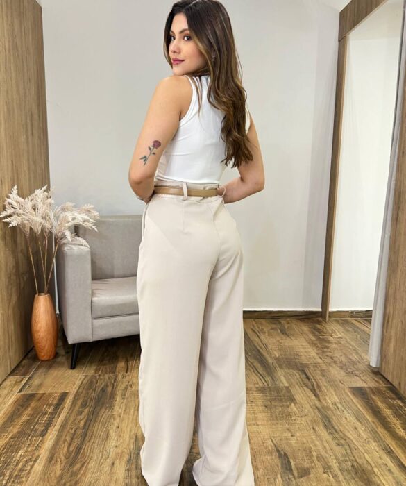 Cropped Feminino Canelado Mel sem Bojo Aplicações em Strass Branco - Fernanda Ramos Store