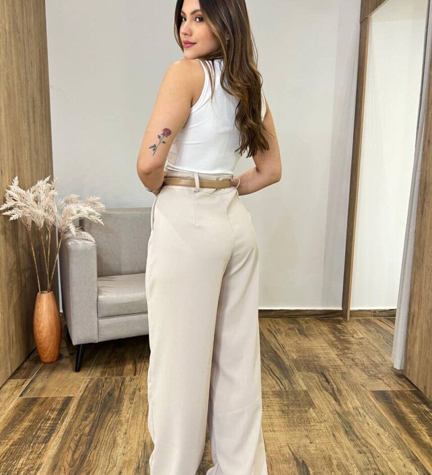 Cropped Feminino Canelado Mel sem Bojo Aplicações em Strass Branco - Fernanda Ramos Store