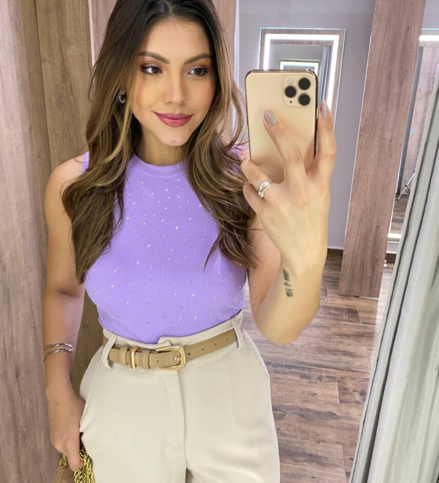 Cropped Feminino Canelado Mel sem Bojo Aplicações em Strass Lilás - Fernanda Ramos Store