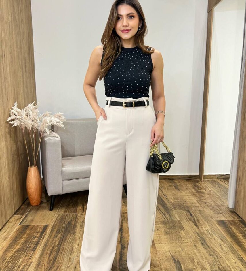 Cropped Feminino Canelado Mel sem Bojo Aplicações em Strass Preto - Fernanda Ramos Store