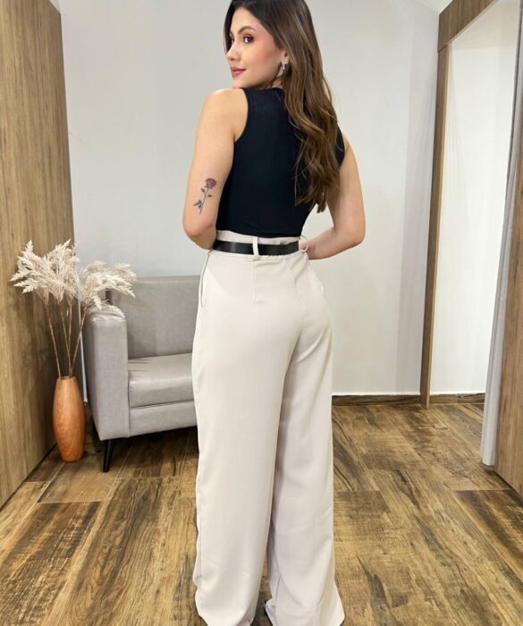 Cropped Feminino Canelado Mel sem Bojo Aplicações em Strass Preto - Fernanda Ramos Store