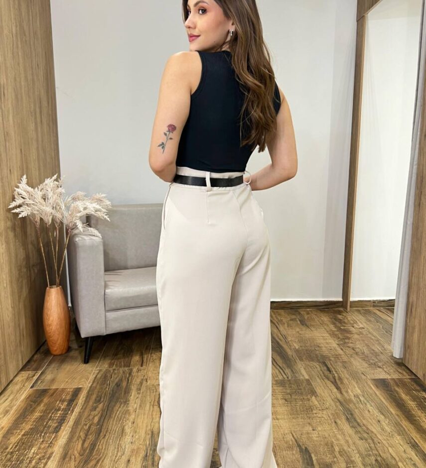 Cropped Feminino Canelado Mel sem Bojo Aplicações em Strass Preto - Fernanda Ramos Store