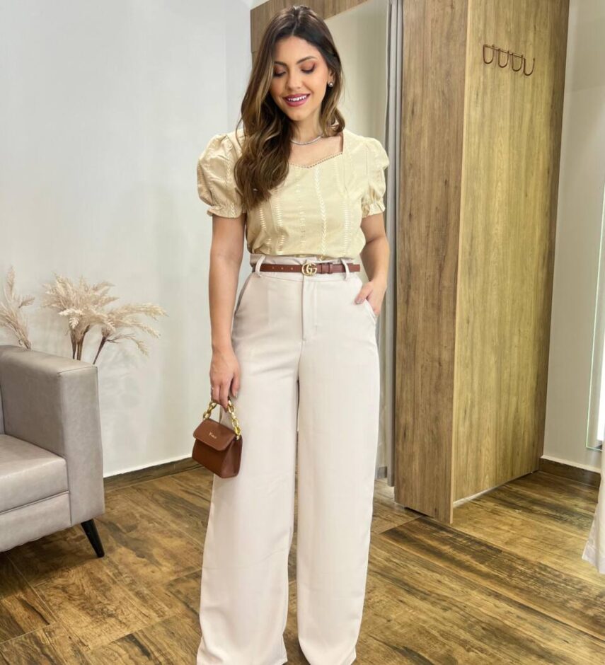 Cropped Feminino Manga Curta Isis Lastex com Detalhes Bordado Bege - Fernanda Ramos Store