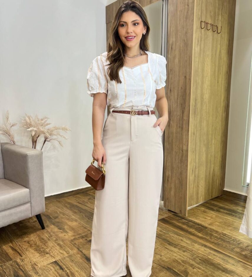 Cropped Feminino Manga Curta Isis Lastex com Detalhes Bordado Branco - Fernanda Ramos Store
