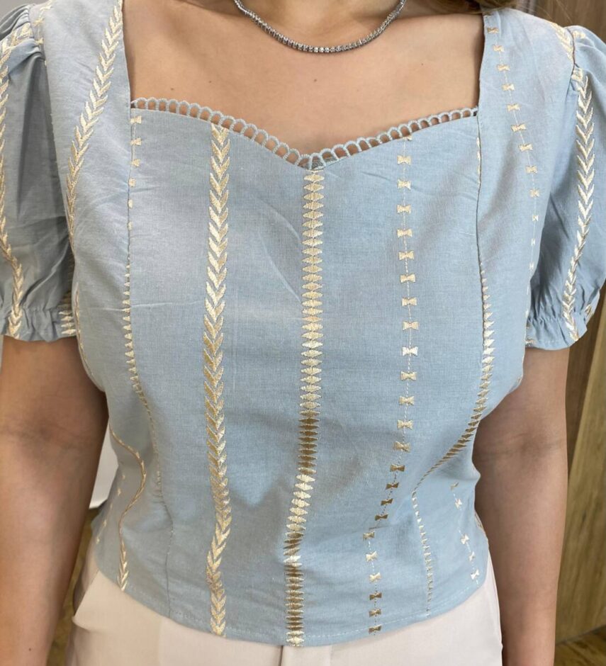 Cropped Feminino Manga Curta Isis Lastex com Detalhes Bordado Cinza - Fernanda Ramos Store