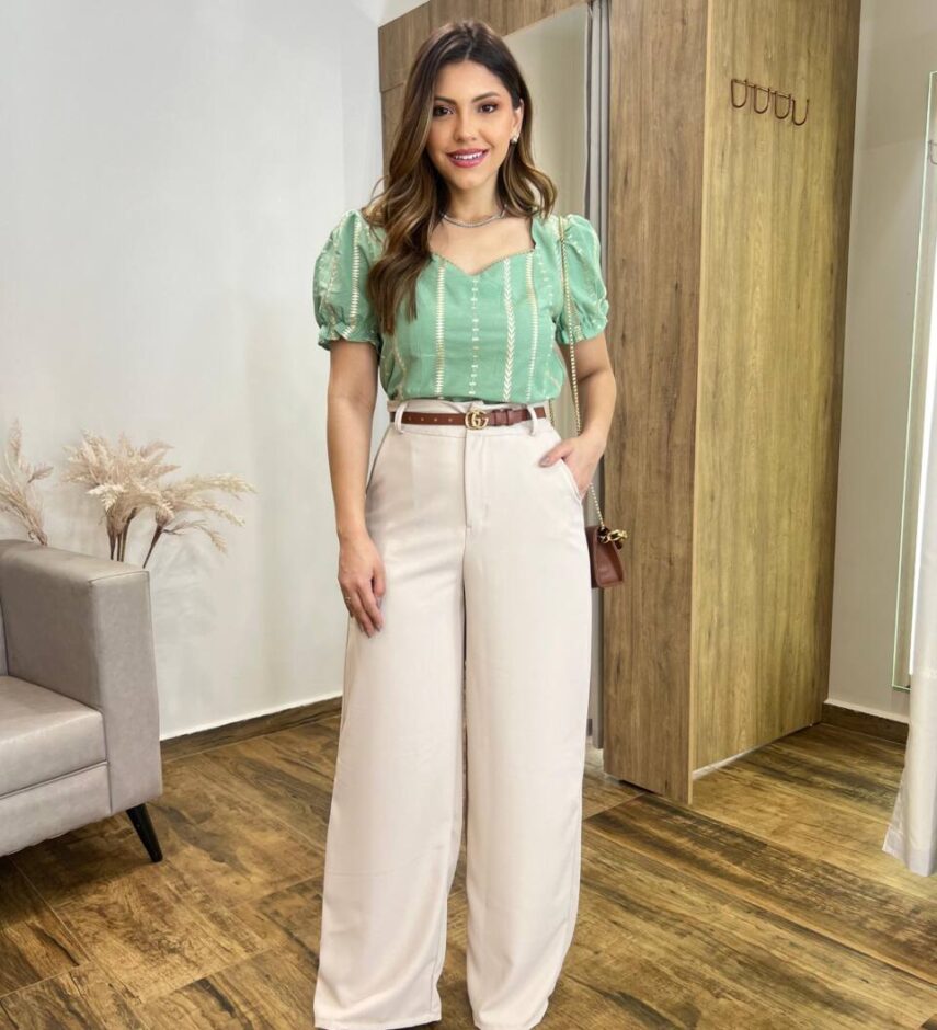 Cropped Feminino Manga Curta Isis Lastex com Detalhes Bordado Verde - Fernanda Ramos Store