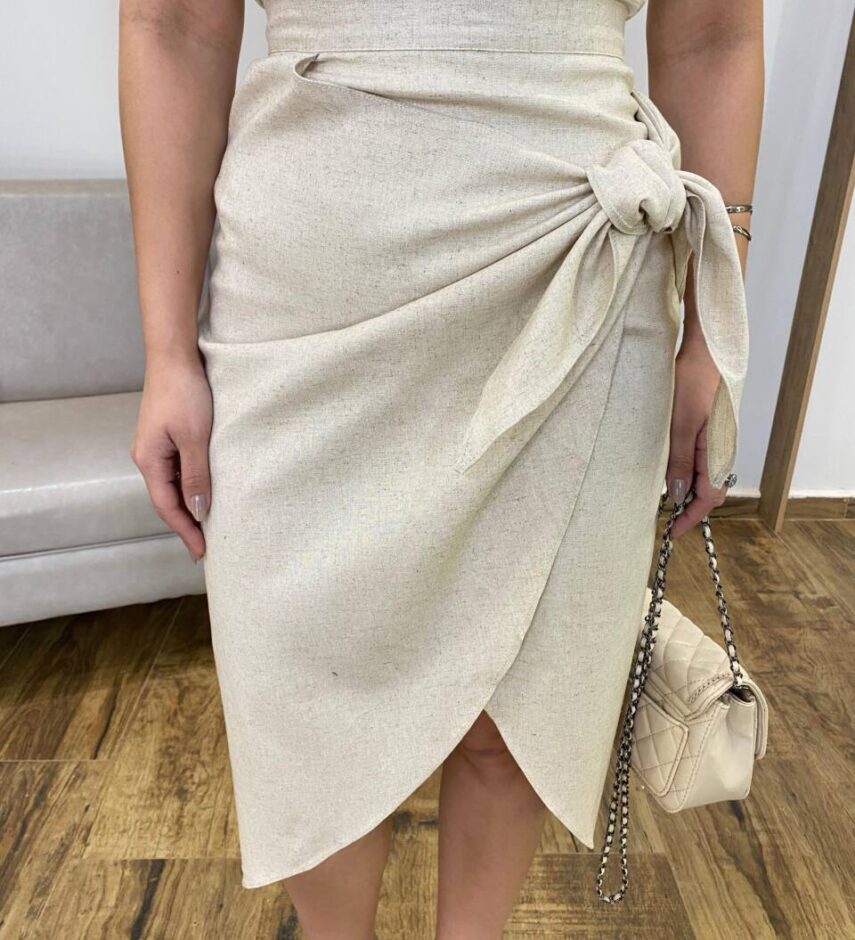 Saia Feminina Midi Rebecca Viscolinho com Amarração e Zíper Cru - Fernanda Ramos Store